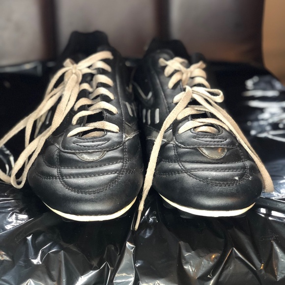 Soccer Cleats - Picture 2 of 5